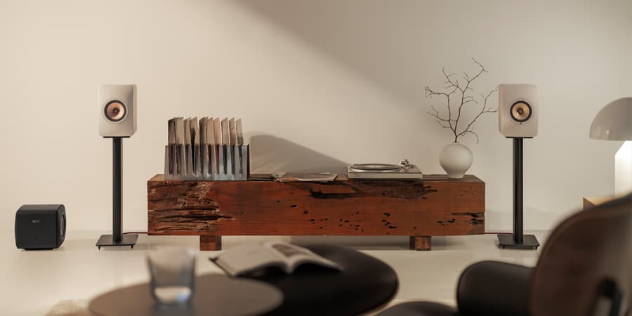 새로운 LS50 마감 소개: 모스 그린 및 샌드 쉘