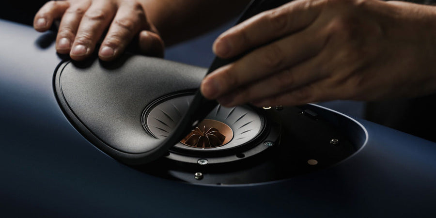 자부심을 담아 수작업으로 제작한 하이파이 스피커